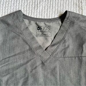 Figs Men Charcoal V-Neck Scrub Top